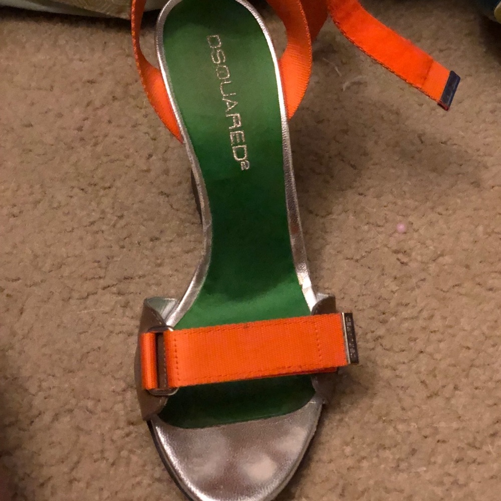 Desquared gently used heel 36